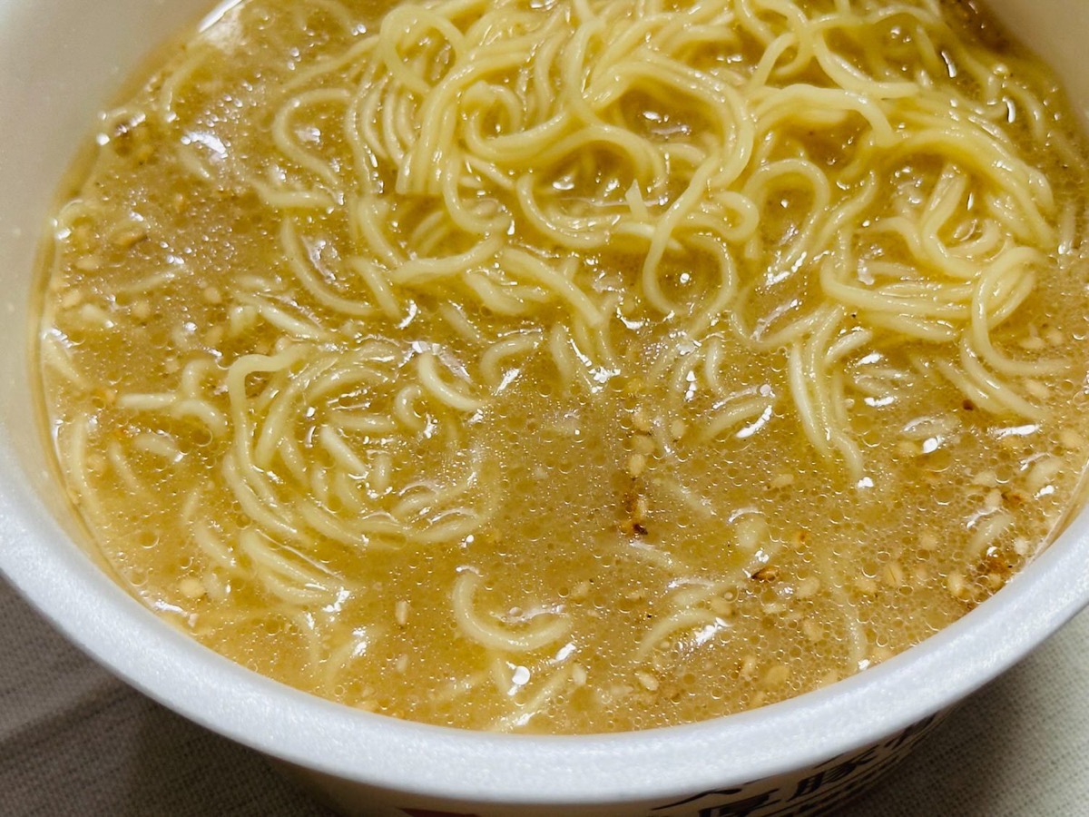 lawson-noko-tonkotsu-021.jpg ローソン スープ激うま!濃厚豚骨ラーメン 021.