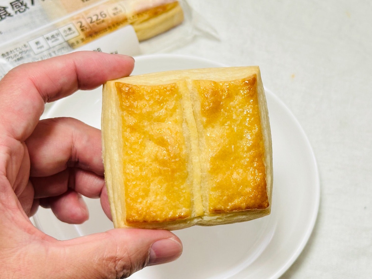 711-butter-biscuit-014.jpg セブンイレブン しっとり食感バタービスケット 014.