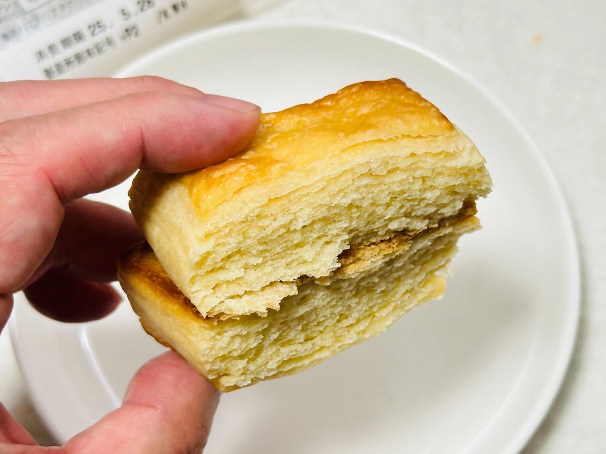 711-butter-biscuit-020.jpg セブンイレブン しっとり食感バタービスケット 020.