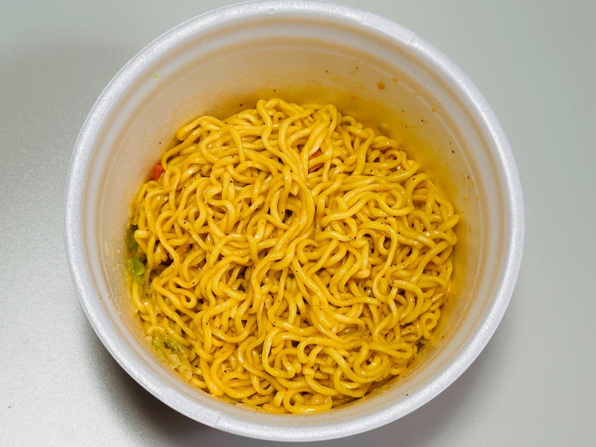 acecook-nazodre-022.jpg エースコック インドカレー屋さんの謎ドレッシング味まぜそば 022.