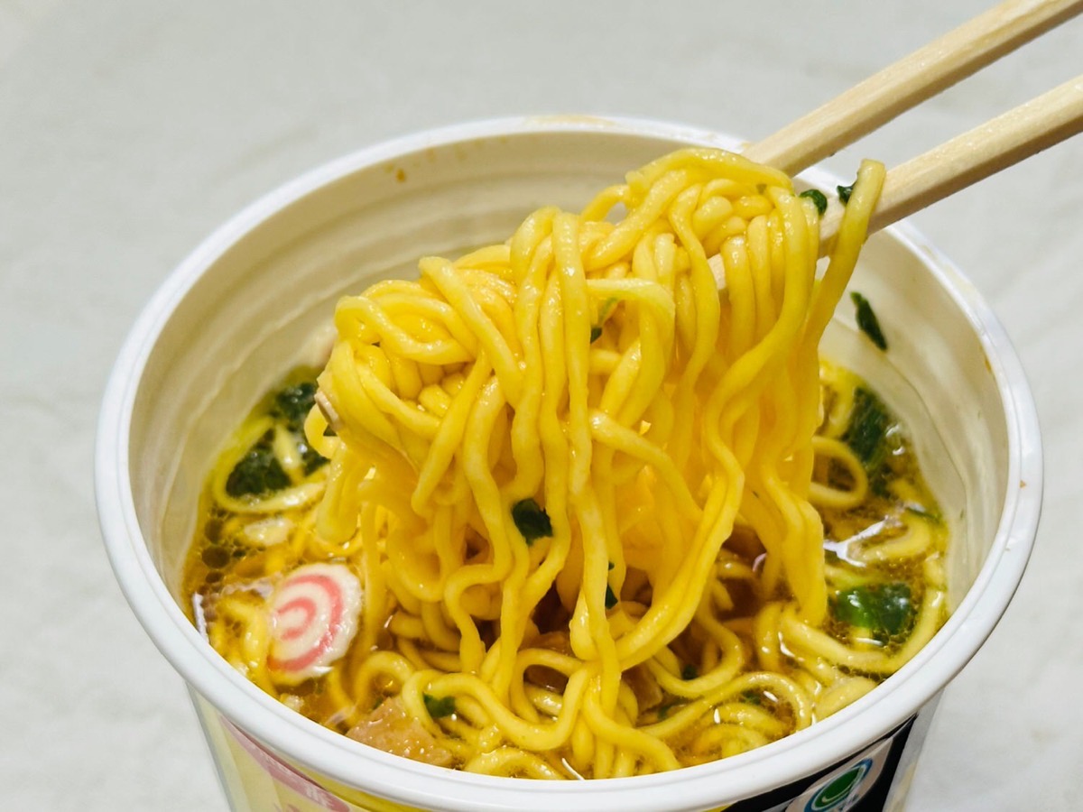 ファミマ オランダ軒監修 新潟長岡生姜醤油ラーメン 018.