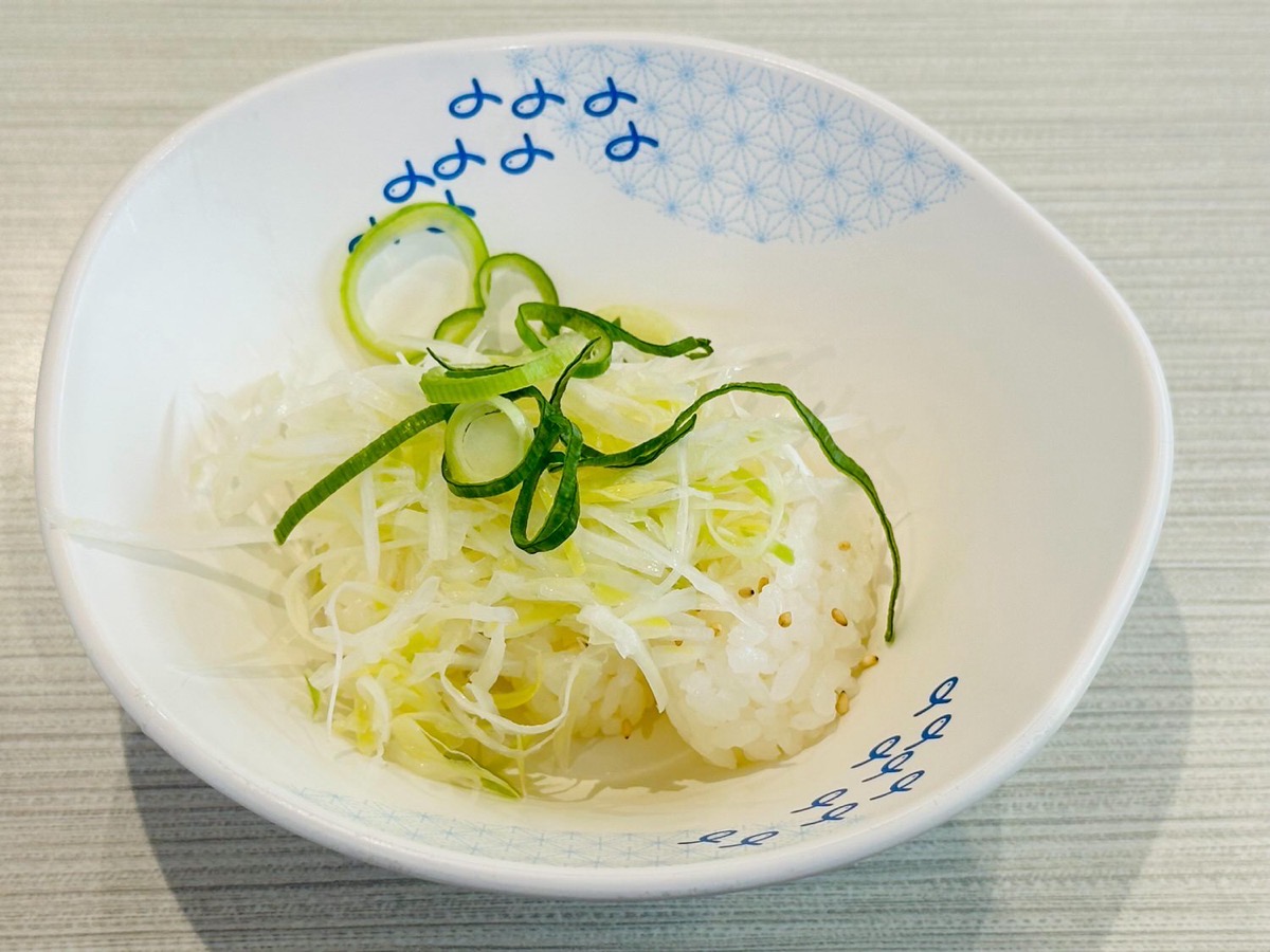 はま寿司 特製旨辛とんこつ醤油ラーメン 002.