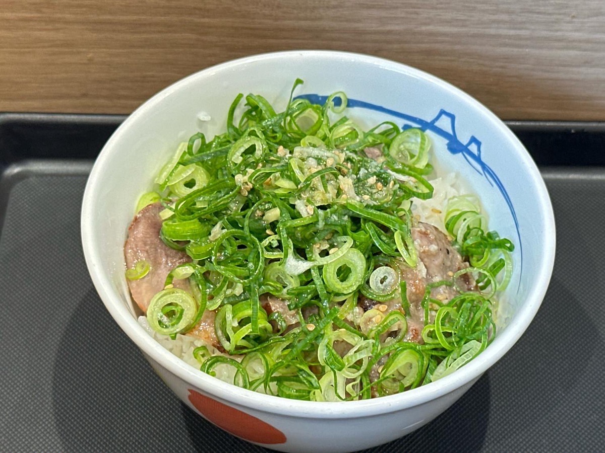 松屋 ネギ塩とんタン丼 005.