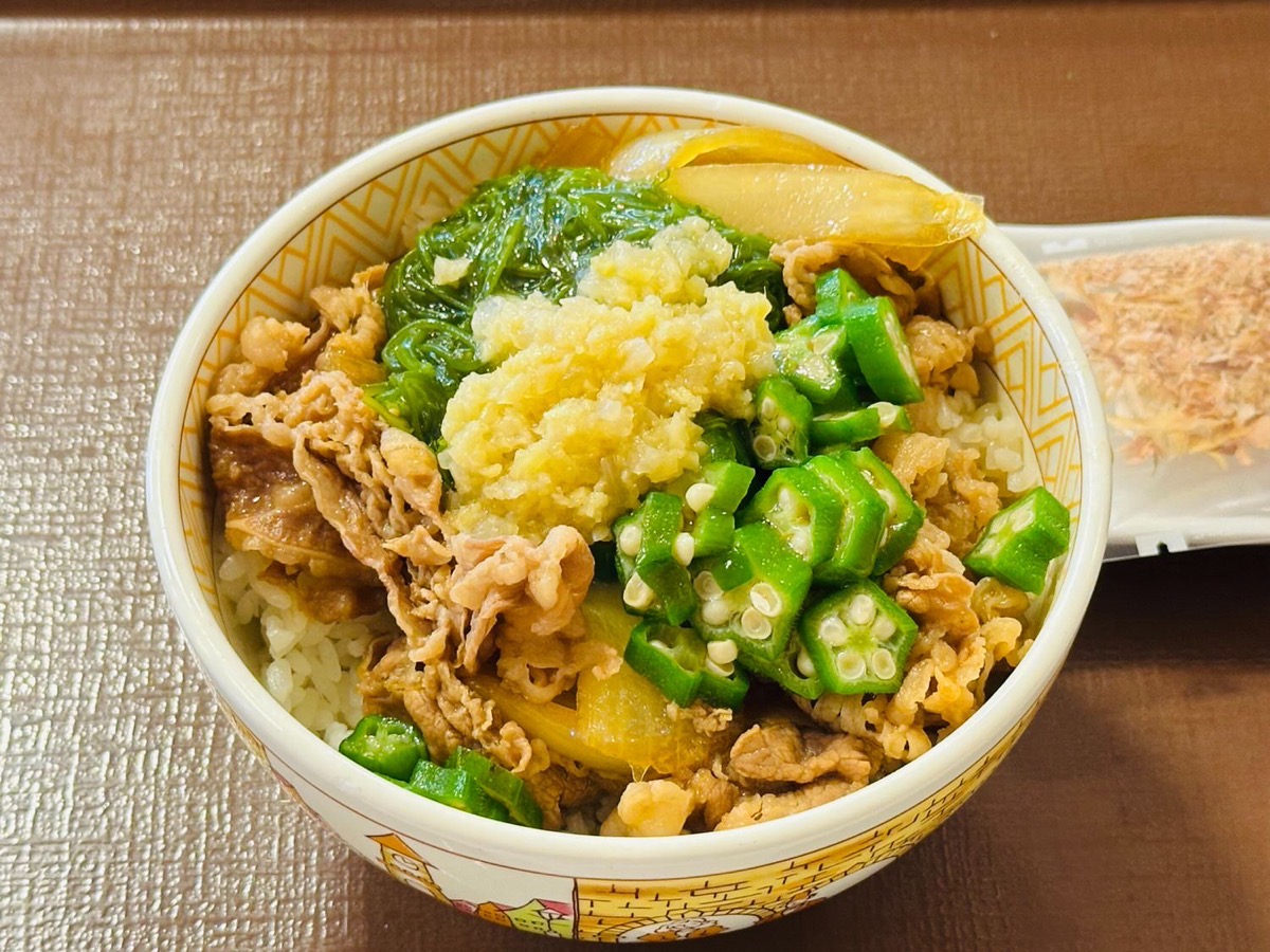 すき家 めかぶオクラ牛丼 004.