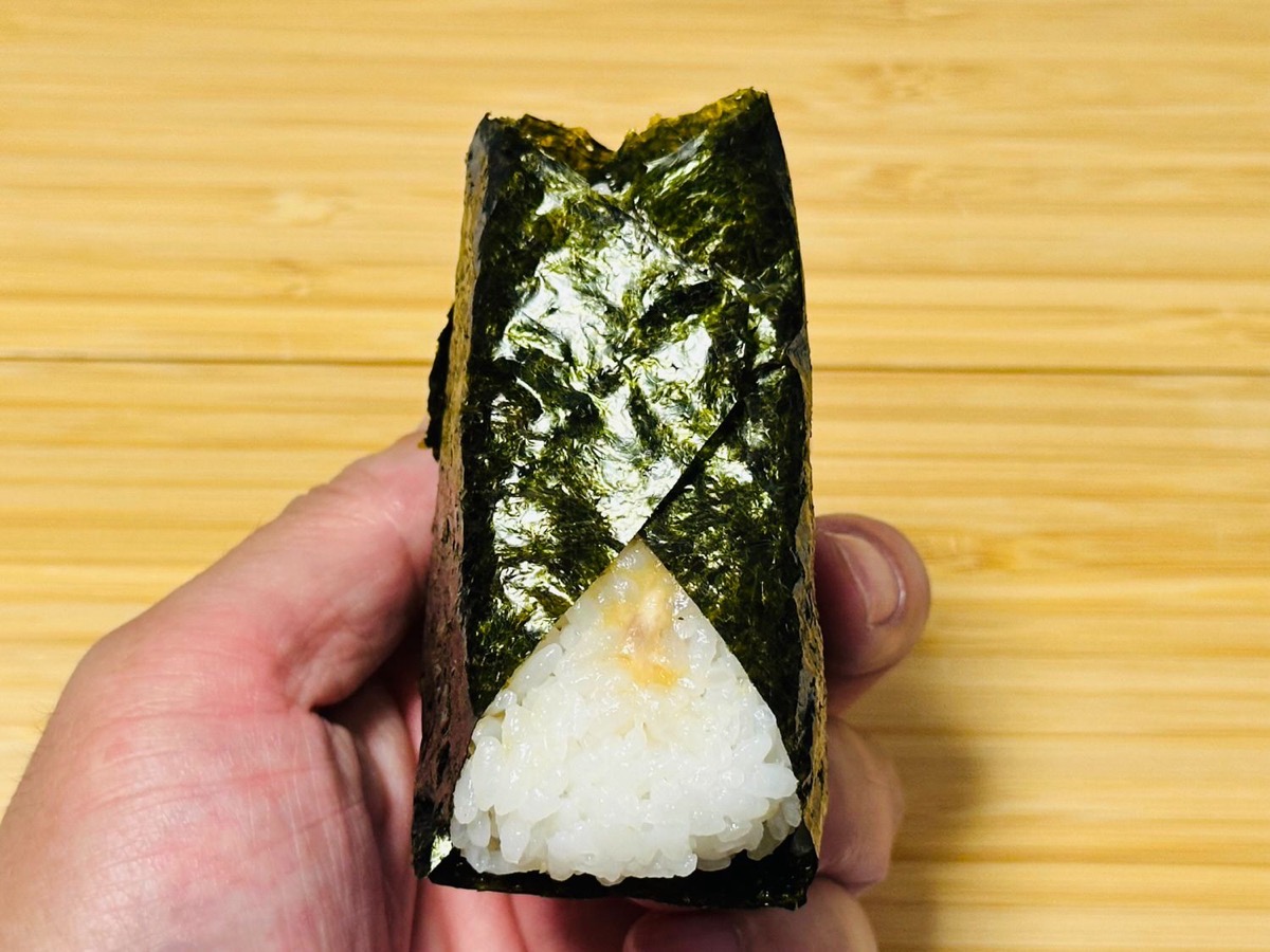 711-tunamayo-omusubi-007.jpg セブンイレブン 手巻おにぎり ツナマヨネーズ 007.
