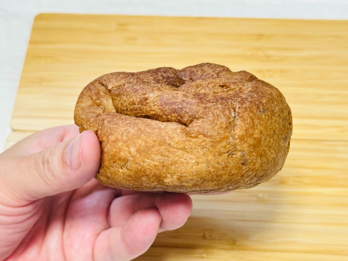 large-choco-sue-014.jpg ローソン 盛りすぎ!大きなチョコシュー(チョコクリーム&ホイップ) 014.