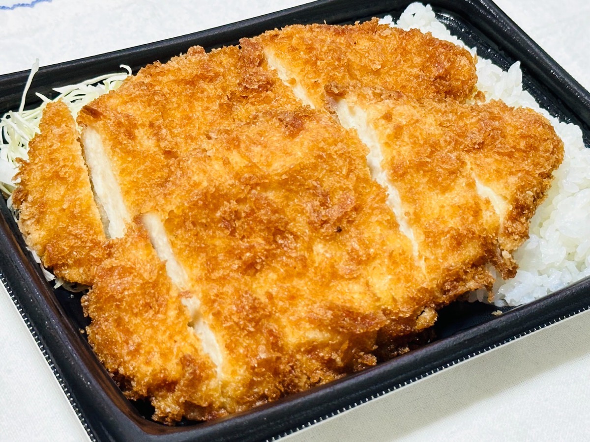 lawson-chicken-katsu-50-010.jpg ローソン 盛りすぎ!チキンカツ弁当 50 010.