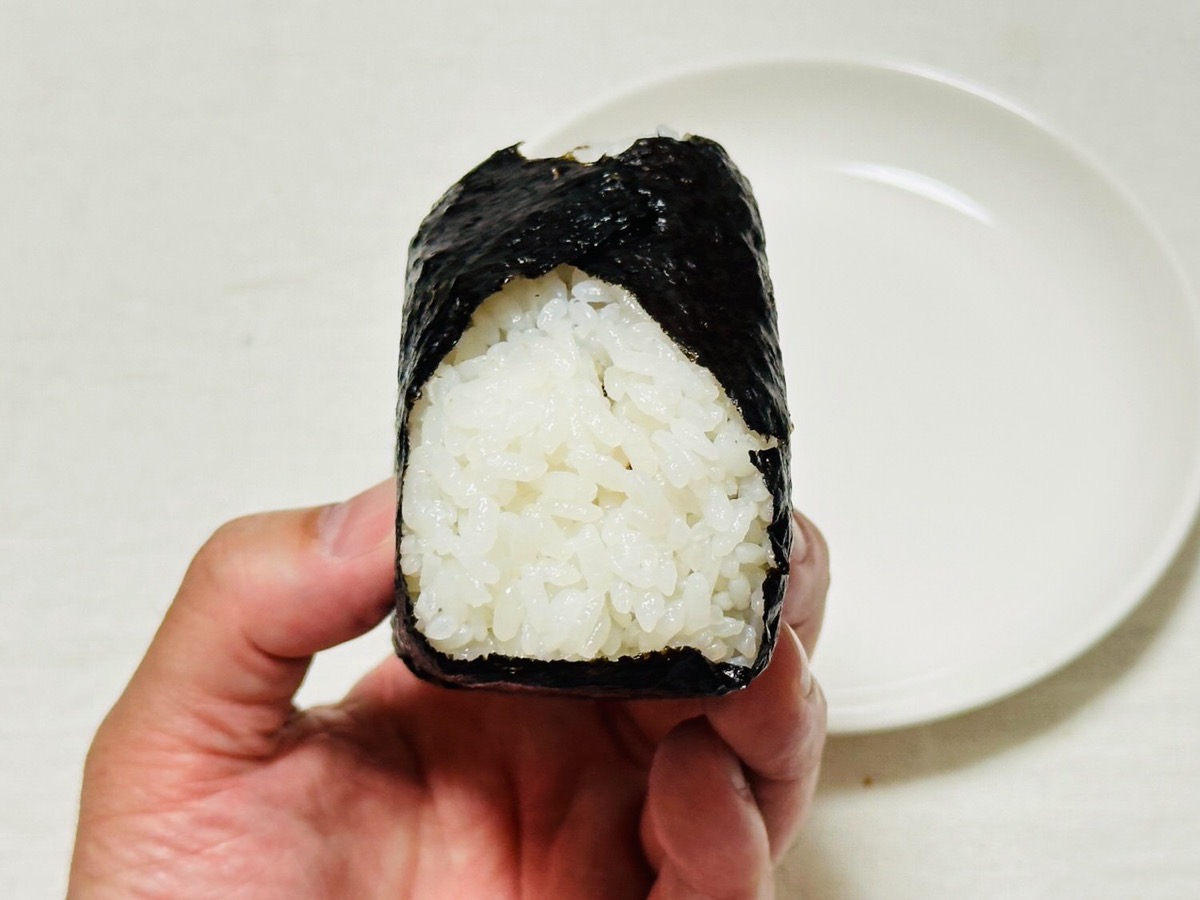lawson-takana-onigiri-50-020.jpg ローソン 盛りすぎ!高菜明太おにぎり 020.