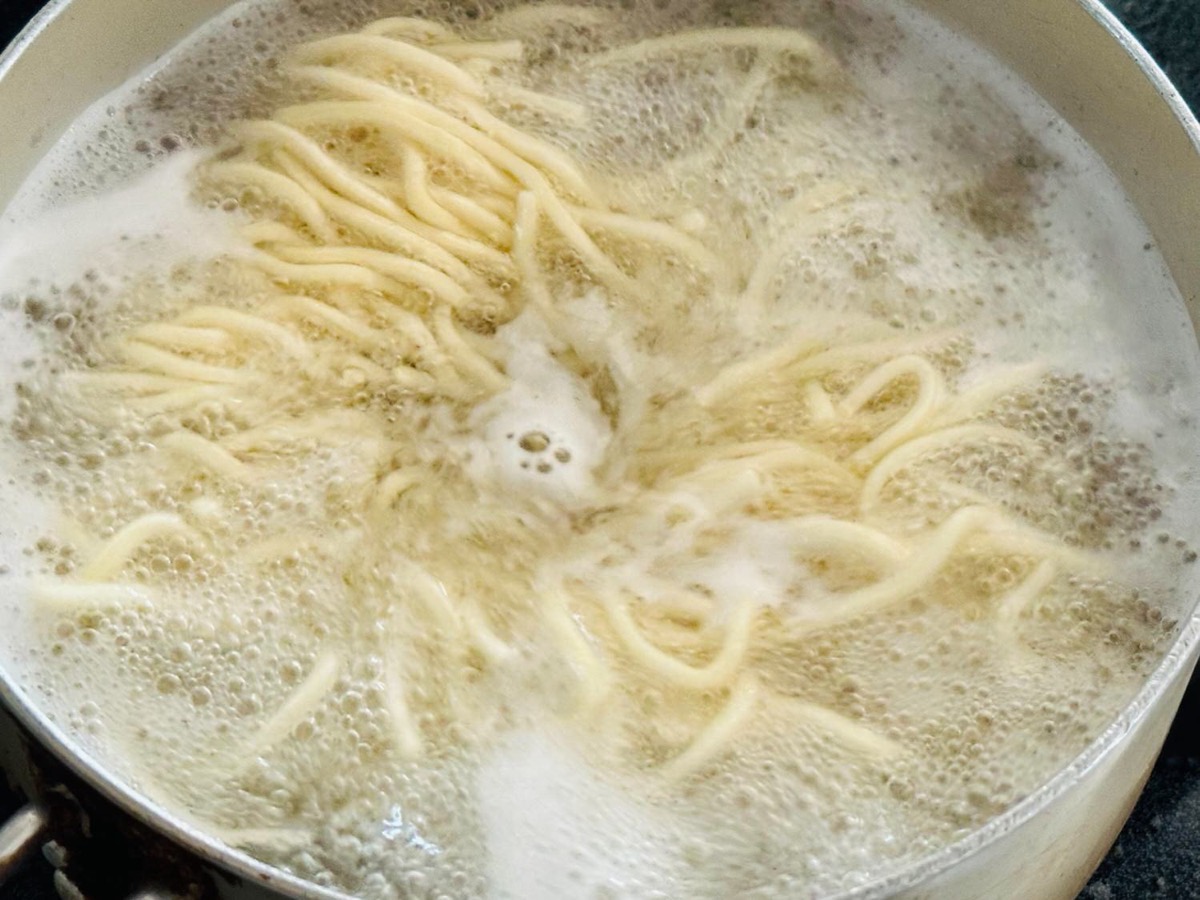mybusket-karahigu-013.jpg まいばすけっと カラヒグ麺 013.
