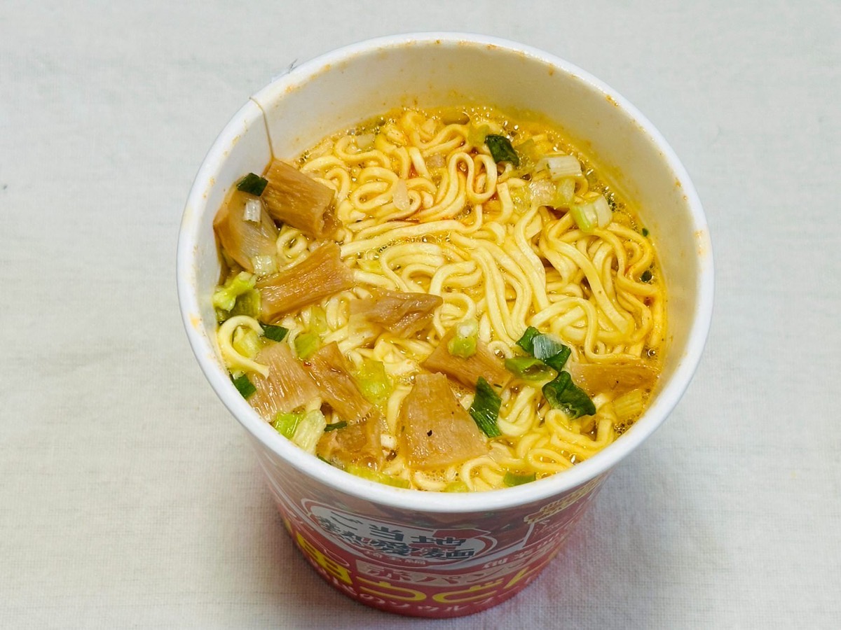 山田うどん食堂監修 赤パンチ味ラーメン 013.