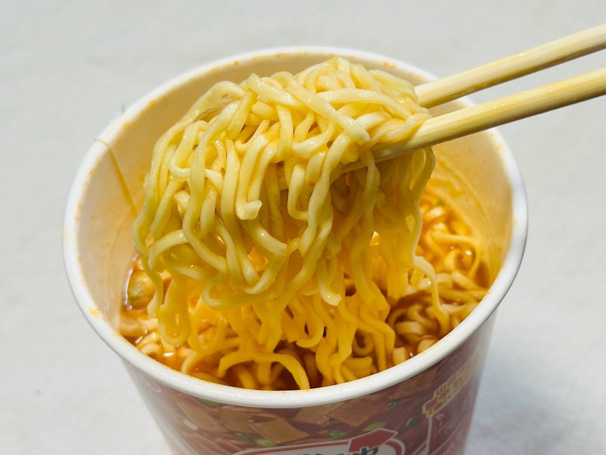 山田うどん食堂監修 赤パンチ味ラーメン 019.