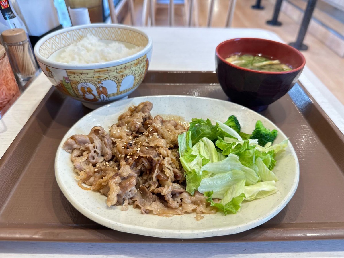 sukiya-gyuyakiniku-teishoku-007.jpg すき家 牛カルビ焼肉定食 007.