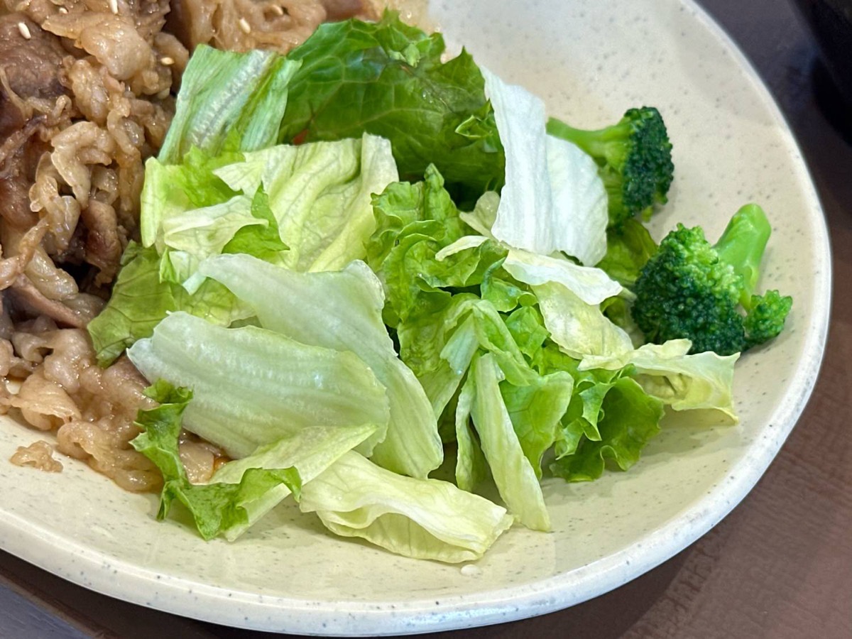 sukiya-gyuyakiniku-teishoku-012.jpg すき家 牛カルビ焼肉定食 012.