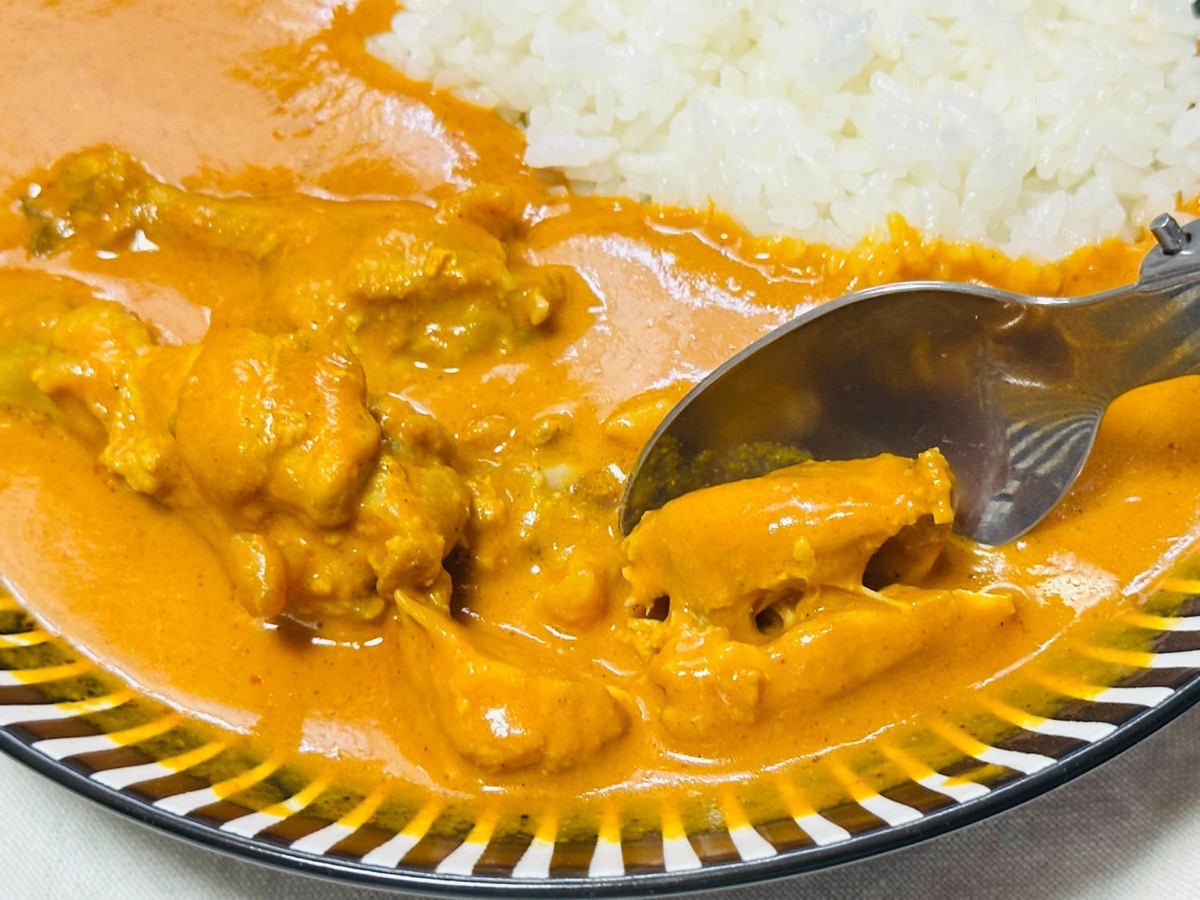 711-colden-butter-chicken-curry-017.jpg セブンイレブン 骨付き肉3本入 金のバターチキンカレー 017.