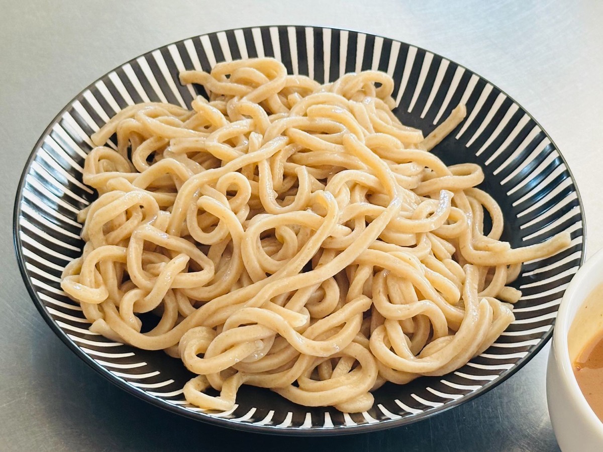 セブンイレブン 金の濃厚つけめん 014.