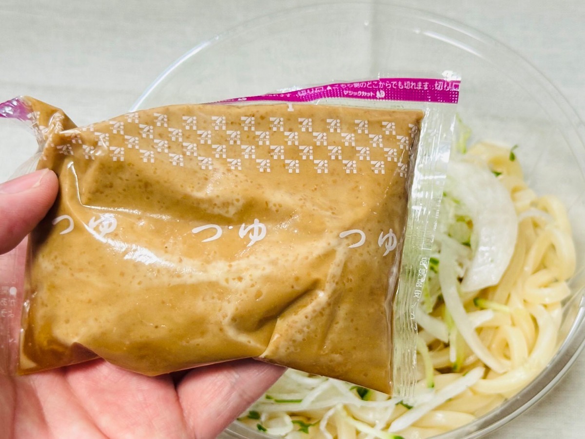 711-suttate-udon-015.jpg セブンイレブン 埼玉県産小麦使用 すったてうどん 015.