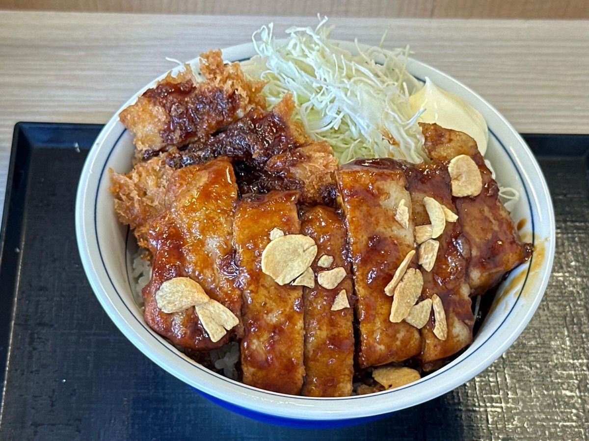katsuya-tonteki-002.jpg かつや トンテキとチキンカツの合い盛り 002.