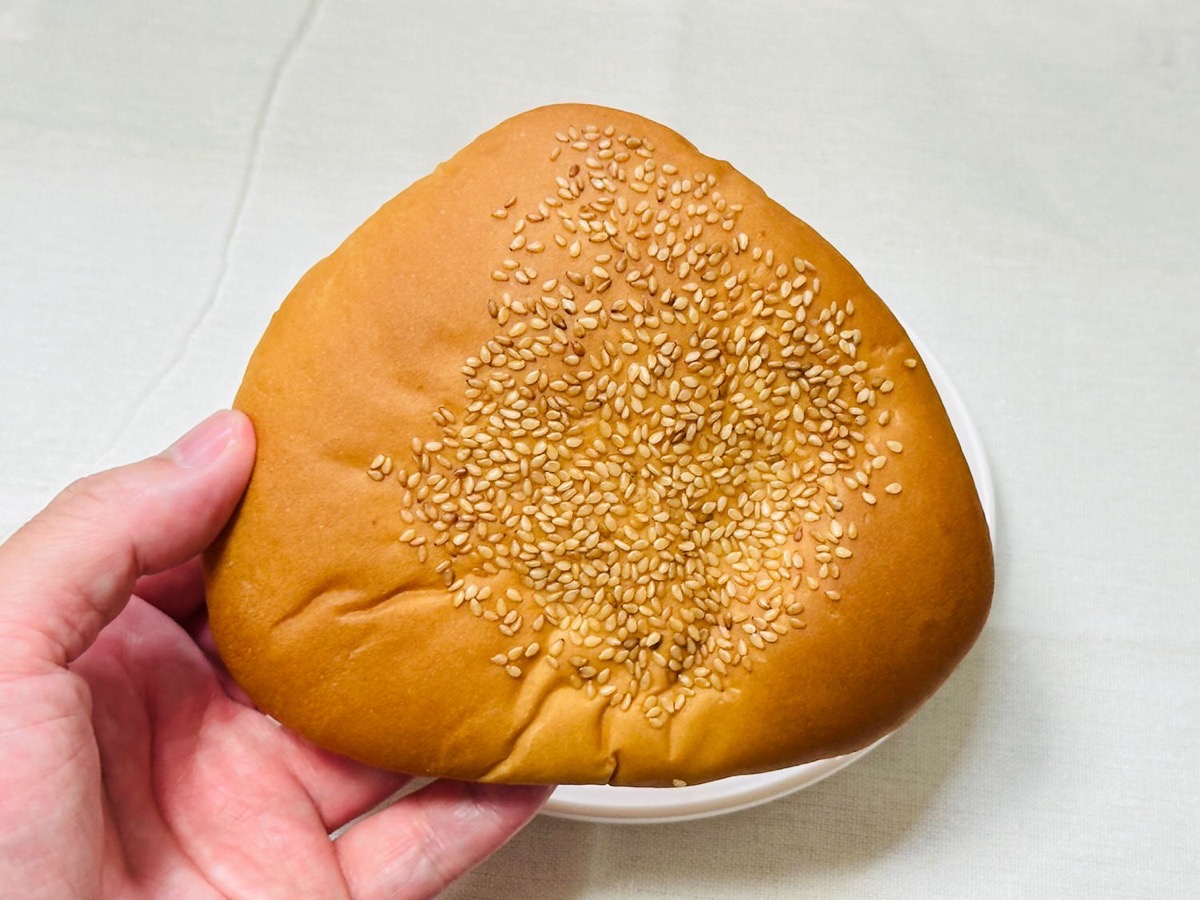 ローソン レモンタルタルチキンパン 007.