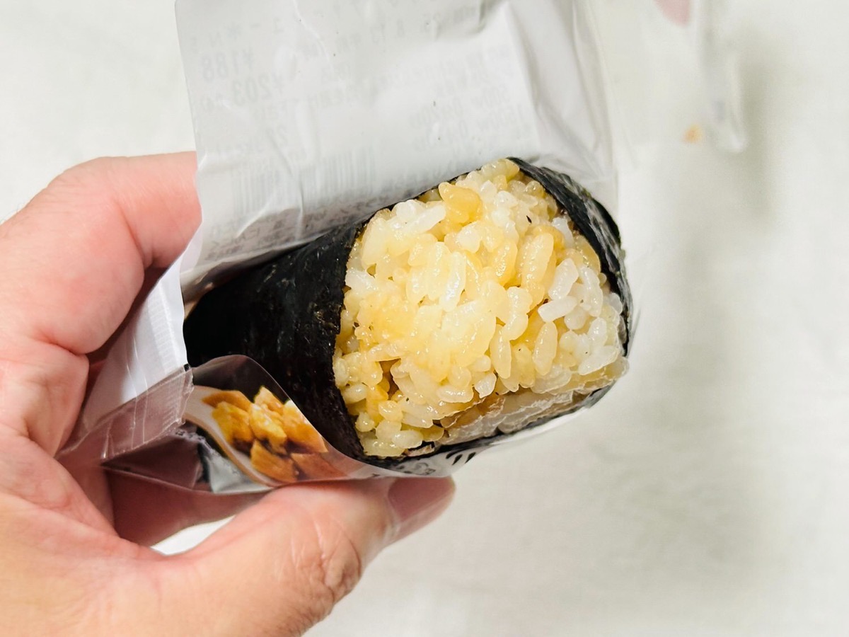 セブンイレブン 直巻おむすび チャーシュー 008.