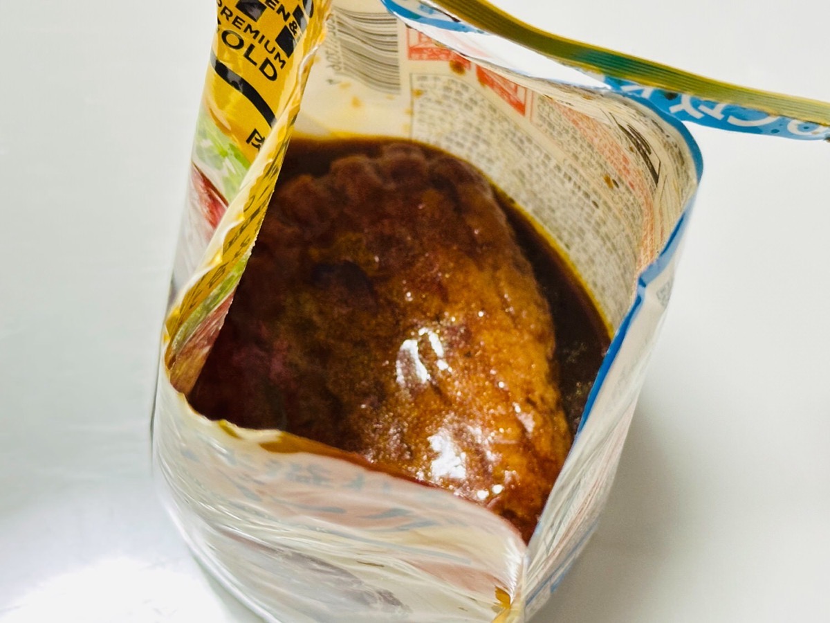 711-golden-humburg-008.jpg セブンイレブン 金のハンバーグ 008.