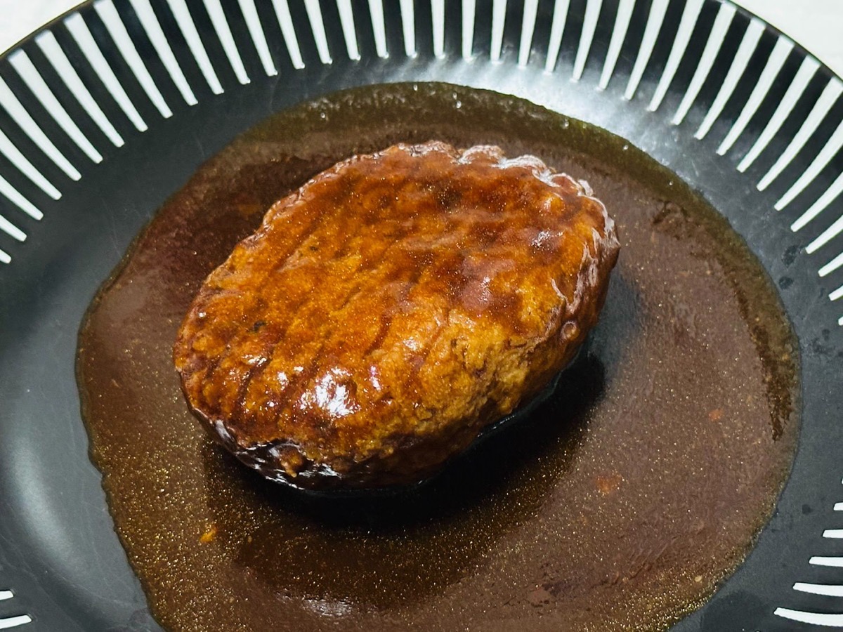 711-golden-humburg-011.jpg セブンイレブン 金のハンバーグ 011.