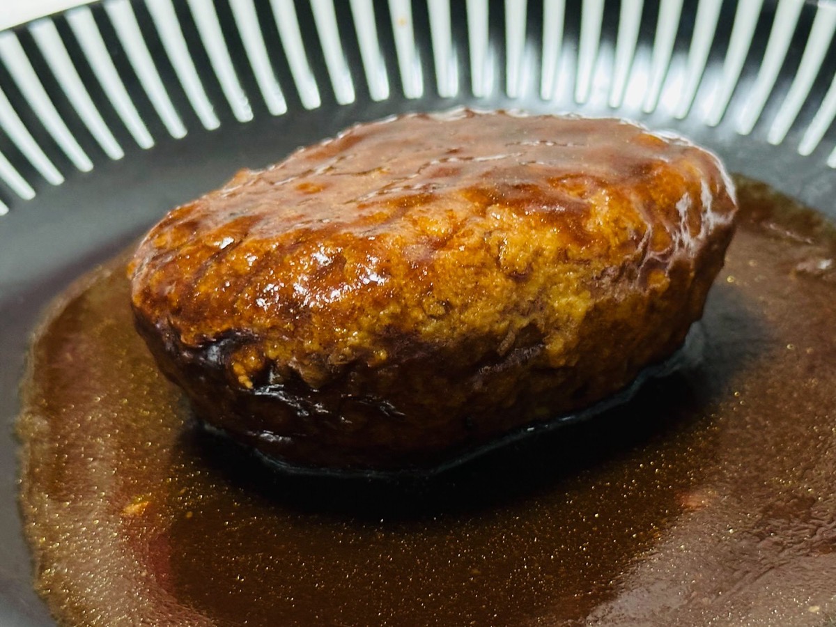 711-golden-humburg-012.jpg セブンイレブン 金のハンバーグ 012.