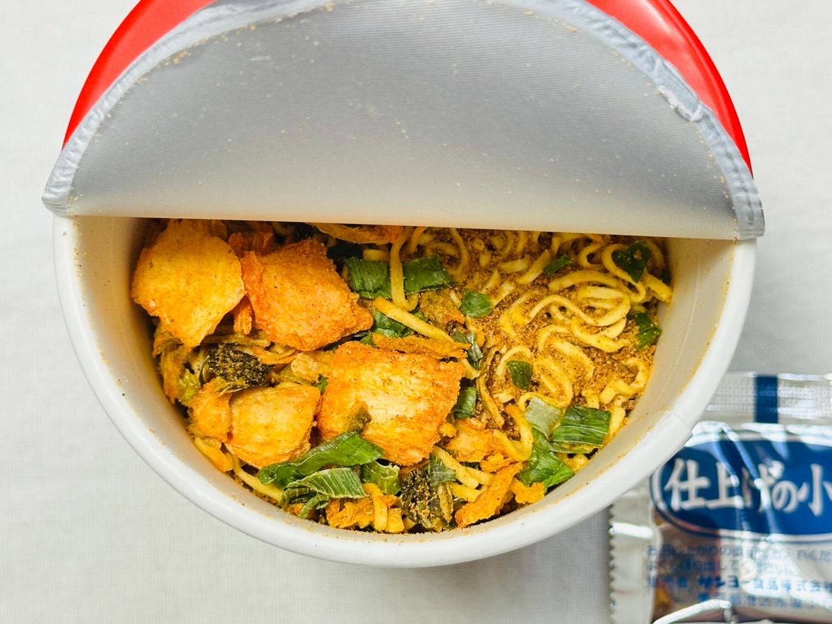 711-kimuchi-chige-006.jpg セブンイレブン キムチチゲ味ラーメン 006.