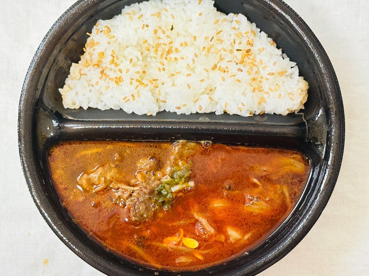 セブンイレブン 水煮牛肉 牛肉の四川風唐辛子煮込み 012.