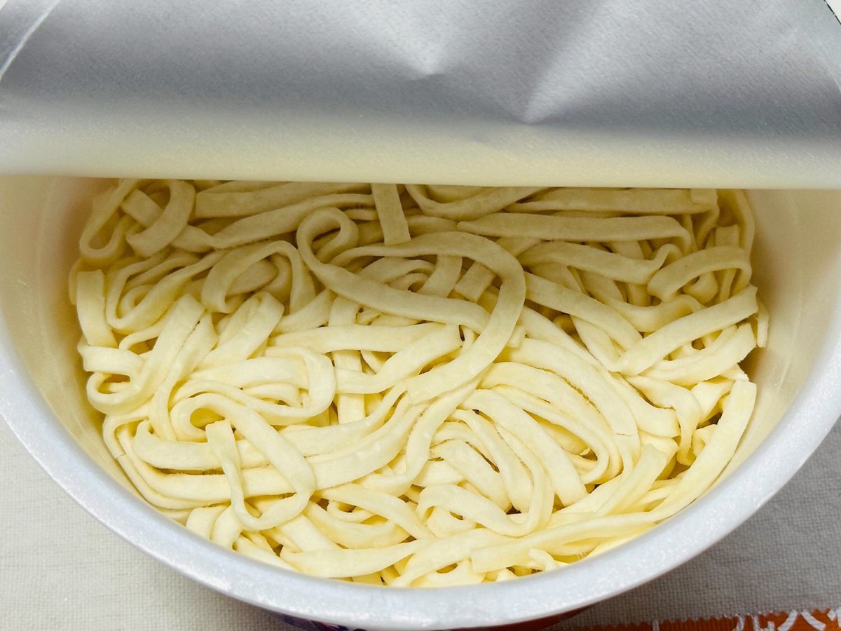 donbe-karamen-005.jpg 日清のどん兵衛 辛麺 005.