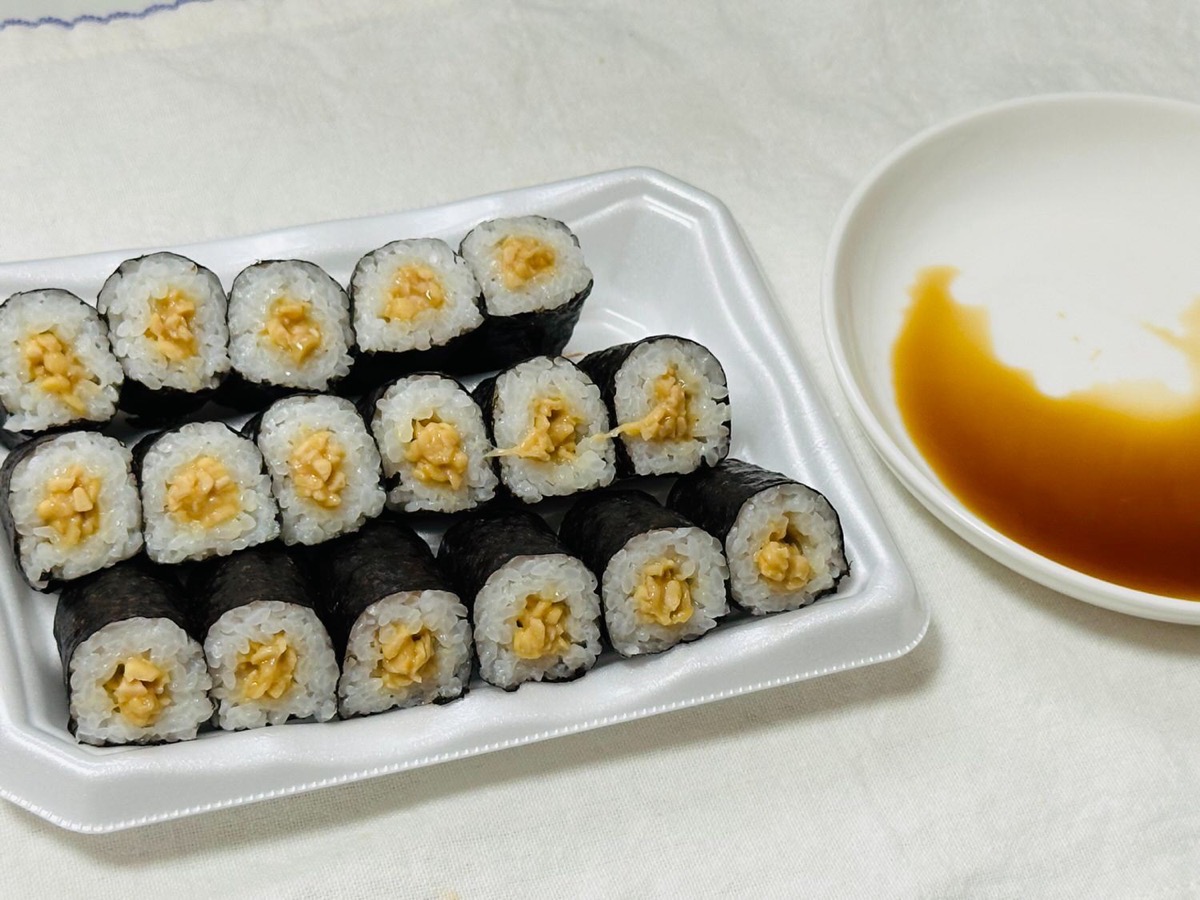familymart-natto-40-017.jpg ファミリーマート こだわり納豆の納豆細巻寿司 40 017.