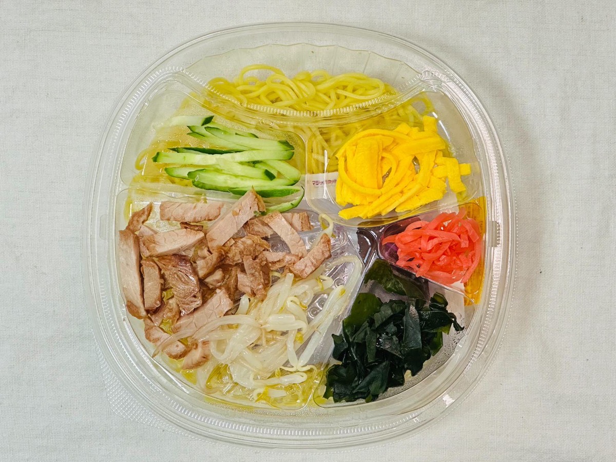 定番！特製醤油だれ 6種具材の冷し中華 007.