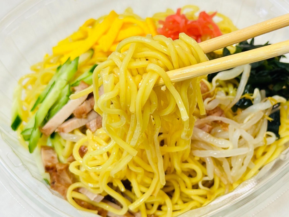 定番！特製醤油だれ 6種具材の冷し中華 021.