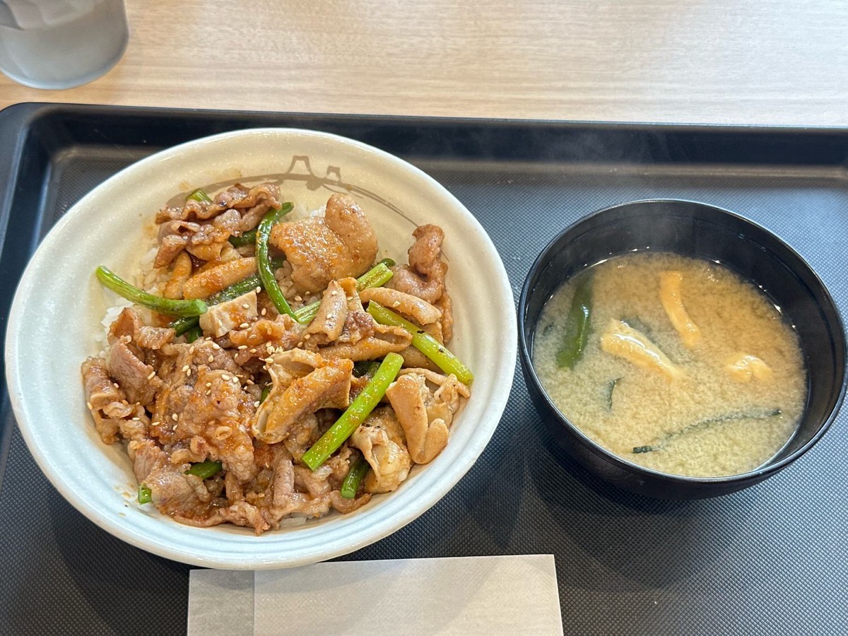 松屋 カルビホルモン丼 001.