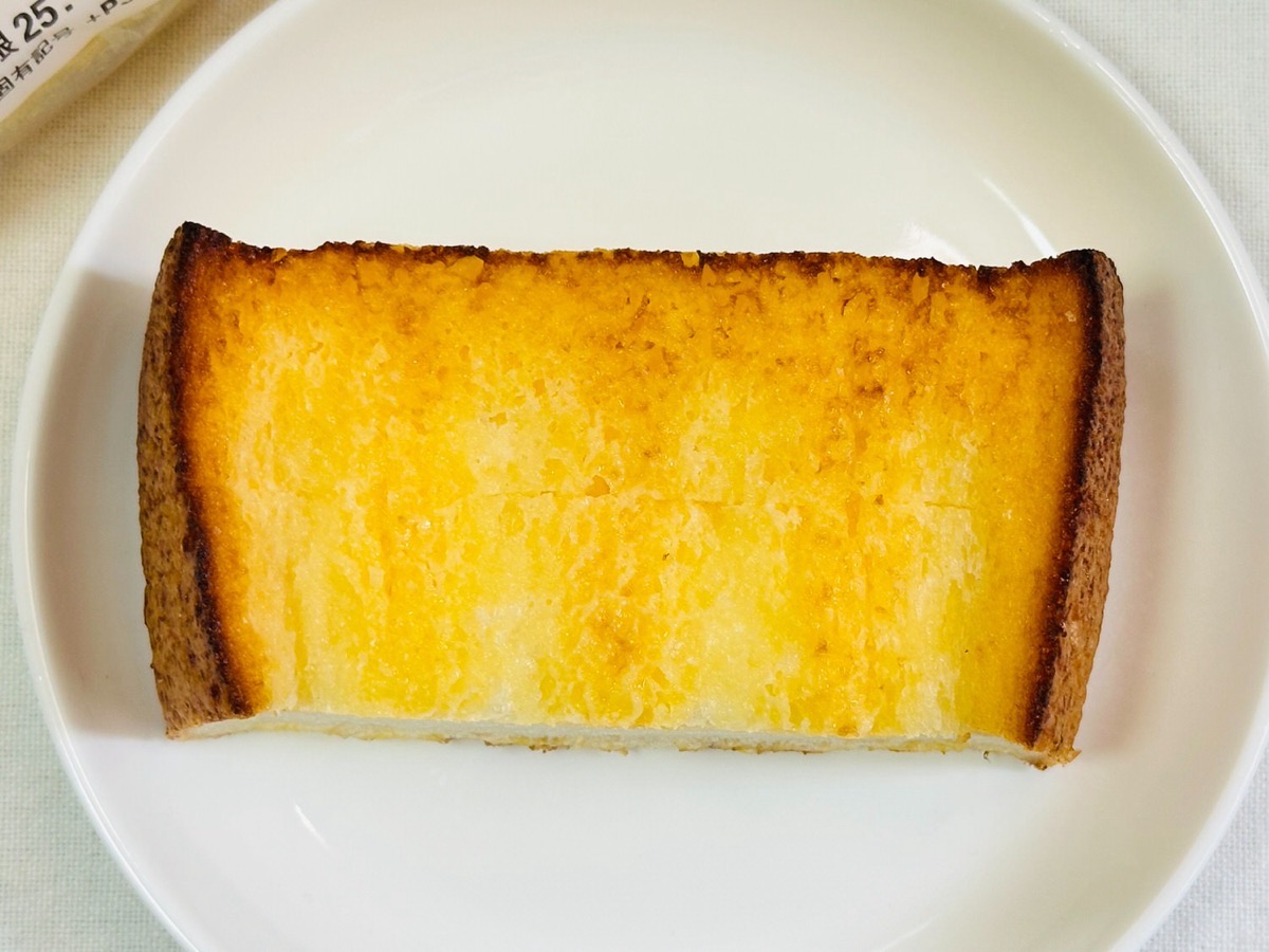 セブンイレブン 生クリームを使った厚切りフレンチトースト 008.