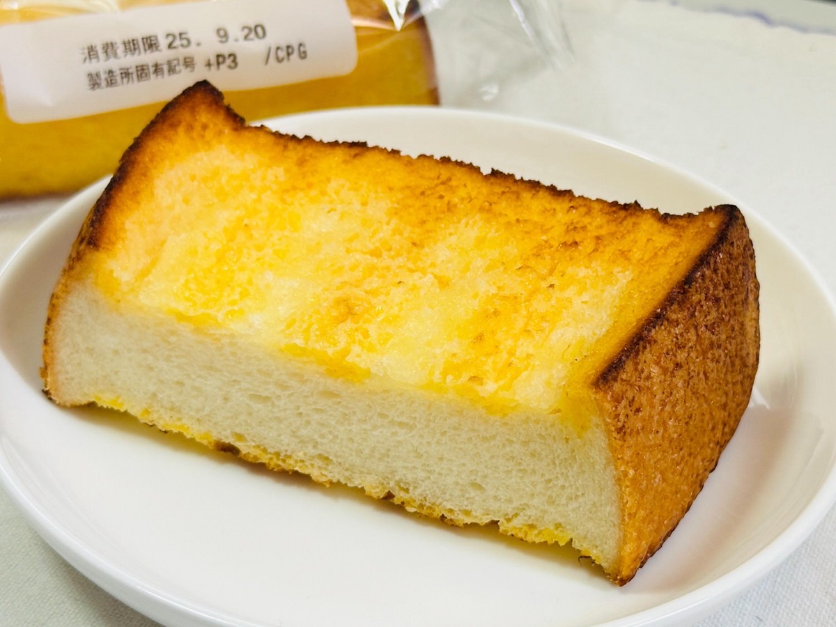 セブンイレブン 生クリームを使った厚切りフレンチトースト 011.