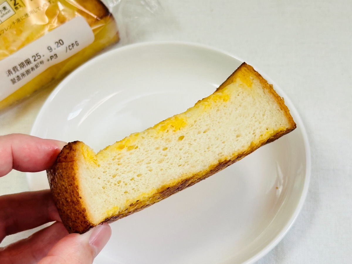 セブンイレブン 生クリームを使った厚切りフレンチトースト 013.