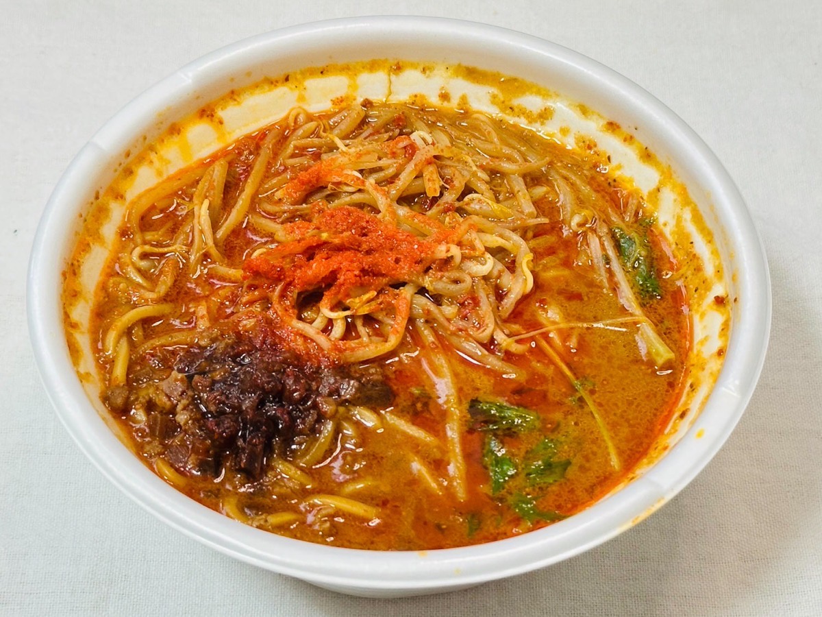 セブンイレブン 唐辛子にまみれる鬼辛担々麺 014.