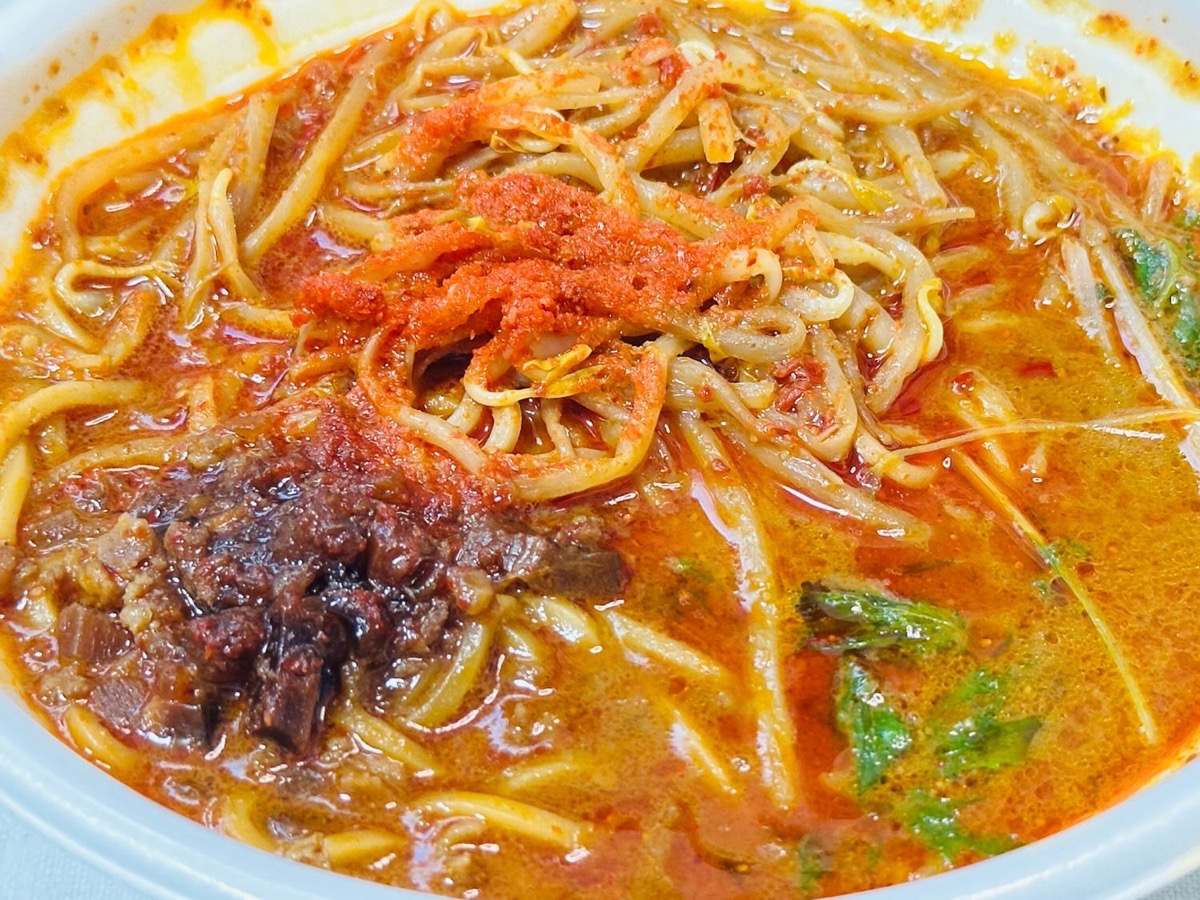 セブンイレブン 唐辛子にまみれる鬼辛担々麺 015.