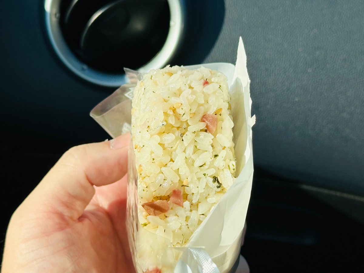 セブンイレブン おおきなおむすび 梅しそちりめん 006.
