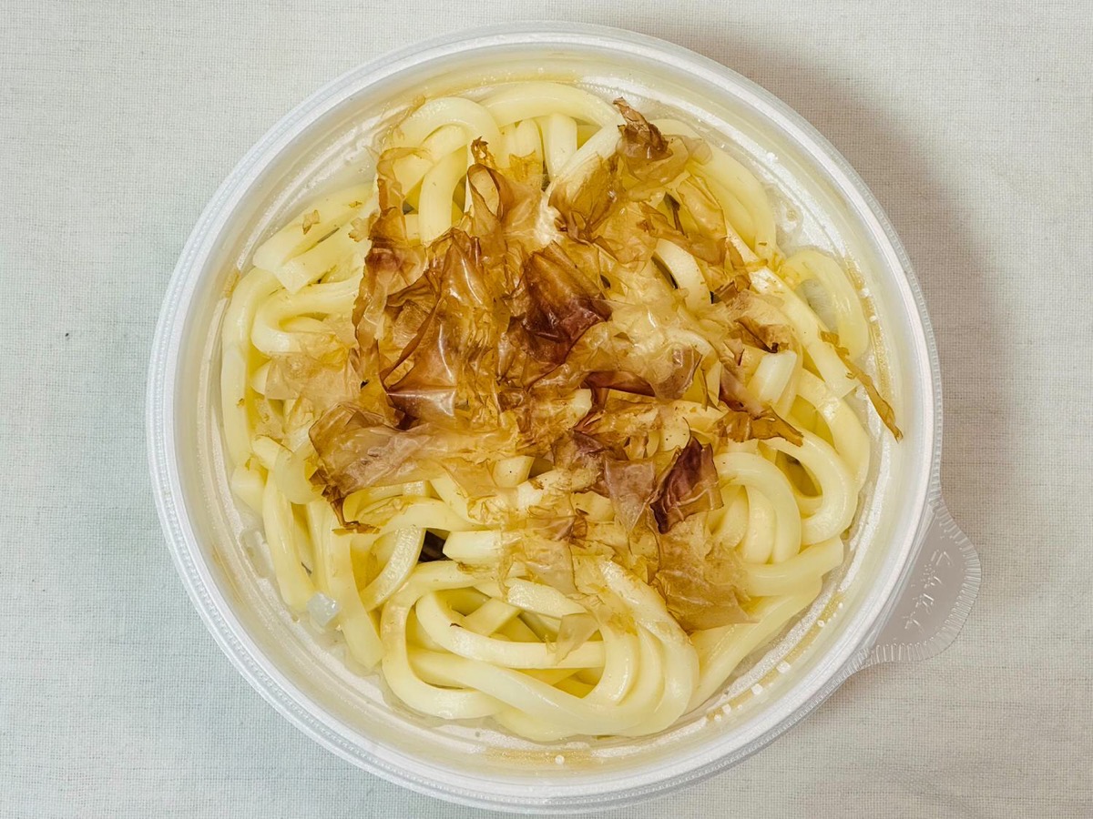 ファミマ 太麺！鰹節だけうどん 008.