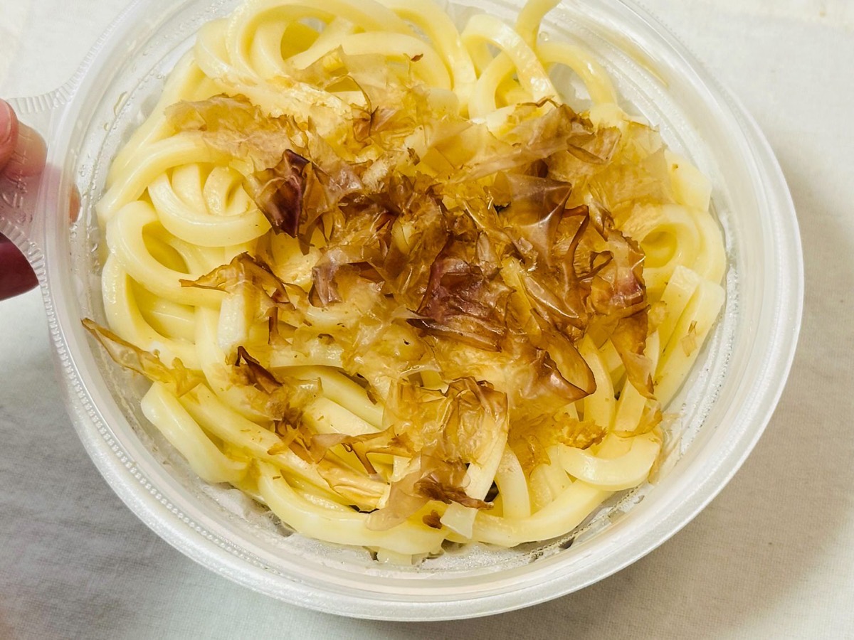 ファミマ 太麺！鰹節だけうどん 012.