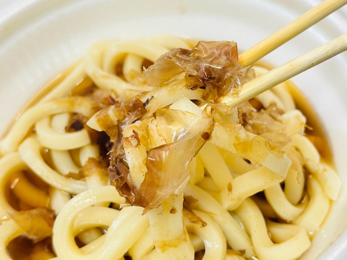 ファミマ 太麺！鰹節だけうどん 019.