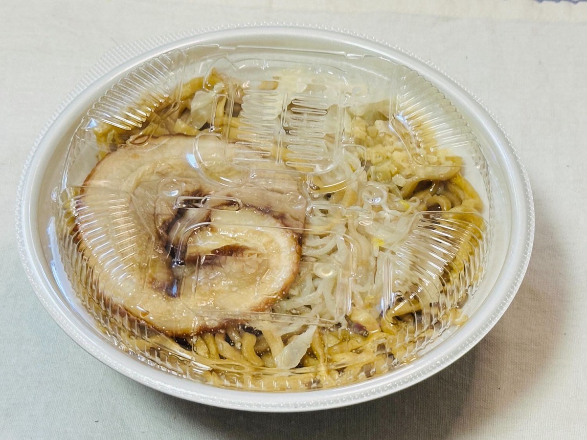 ローソン 満腹濃厚豚ラーメン 008.