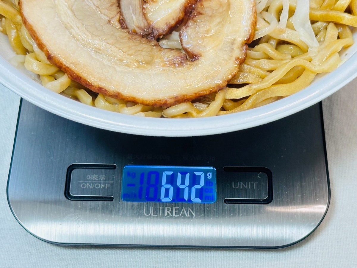 ローソン 満腹濃厚豚ラーメン 009.