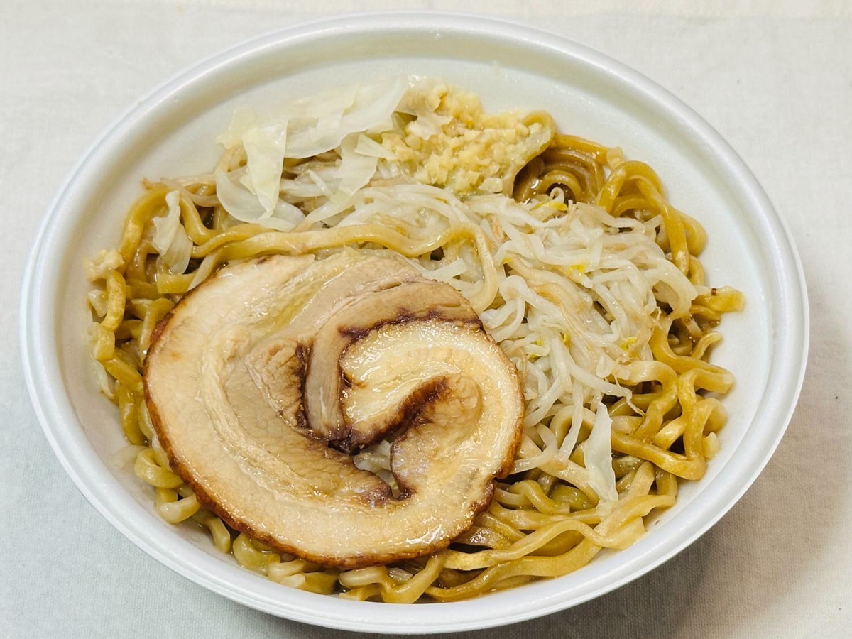 ローソン 満腹濃厚豚ラーメン 014.
