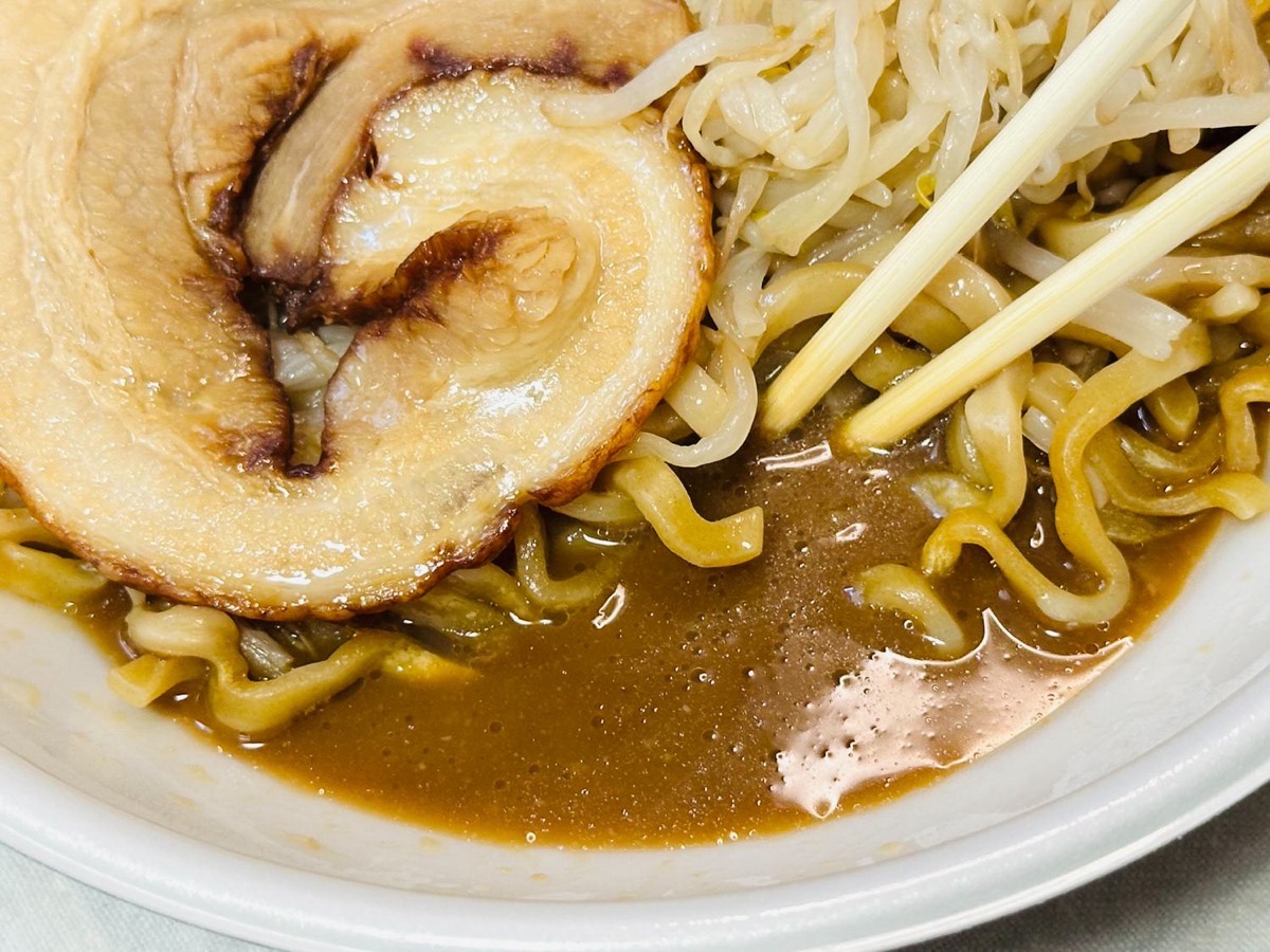 ローソン 満腹濃厚豚ラーメン 021.