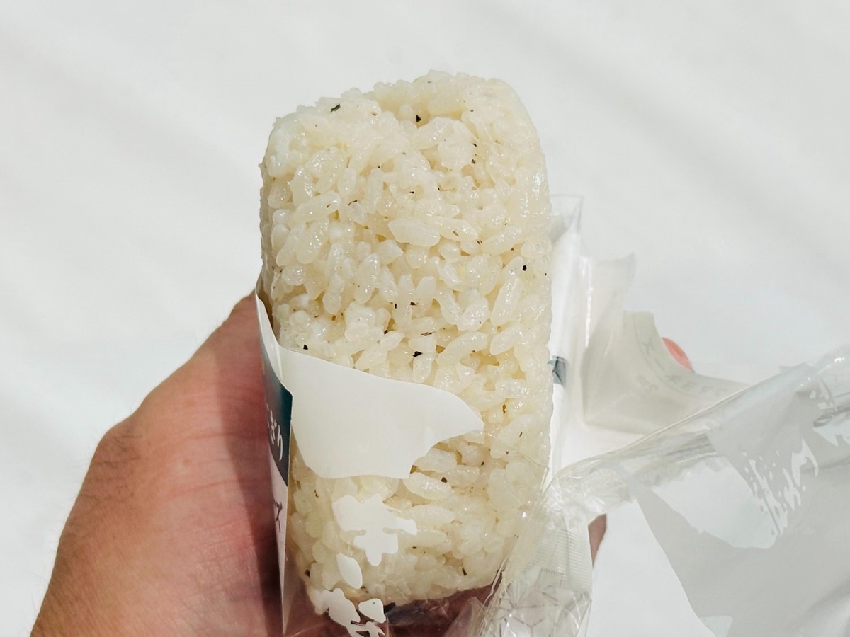 ニューデイズ 大きなおにぎり コンビーフマヨネーズ 008.