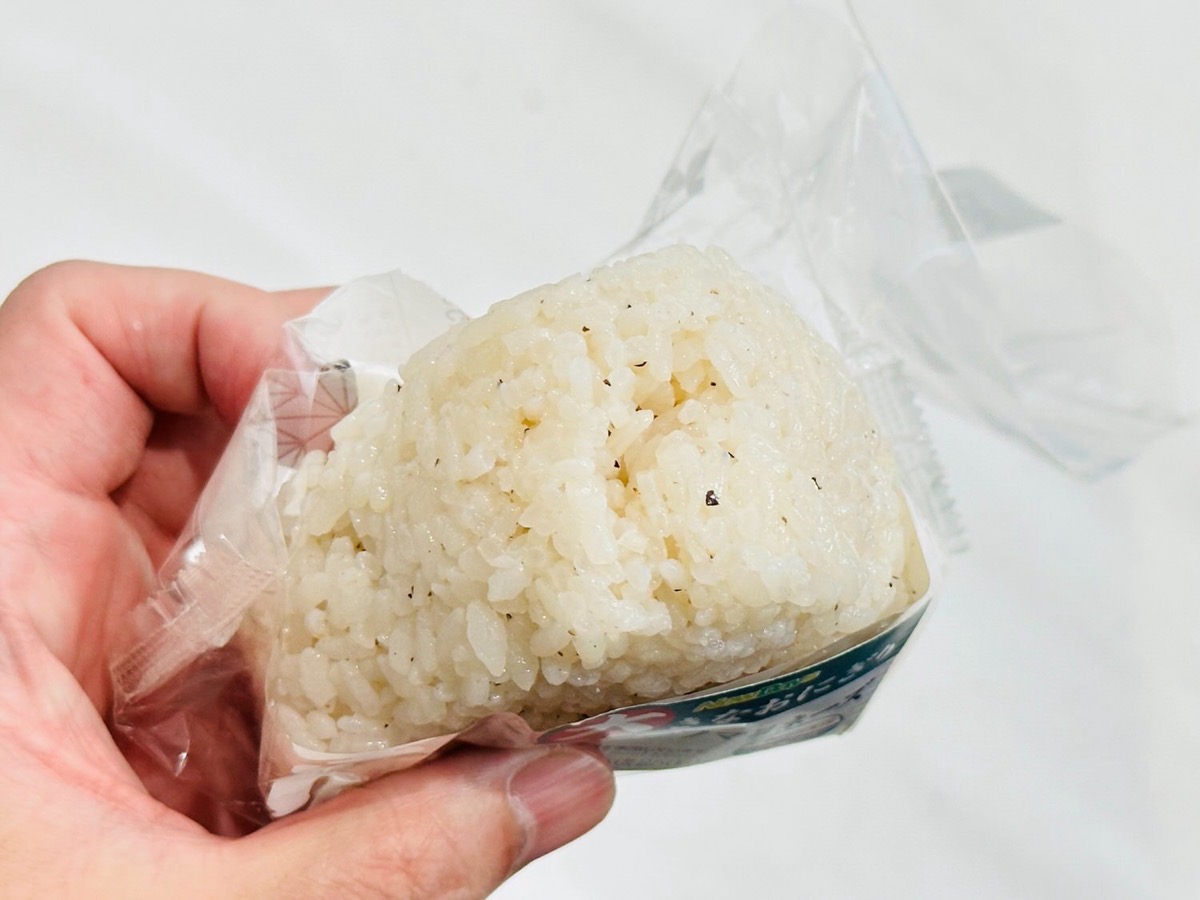 ニューデイズ 大きなおにぎり コンビーフマヨネーズ 009.