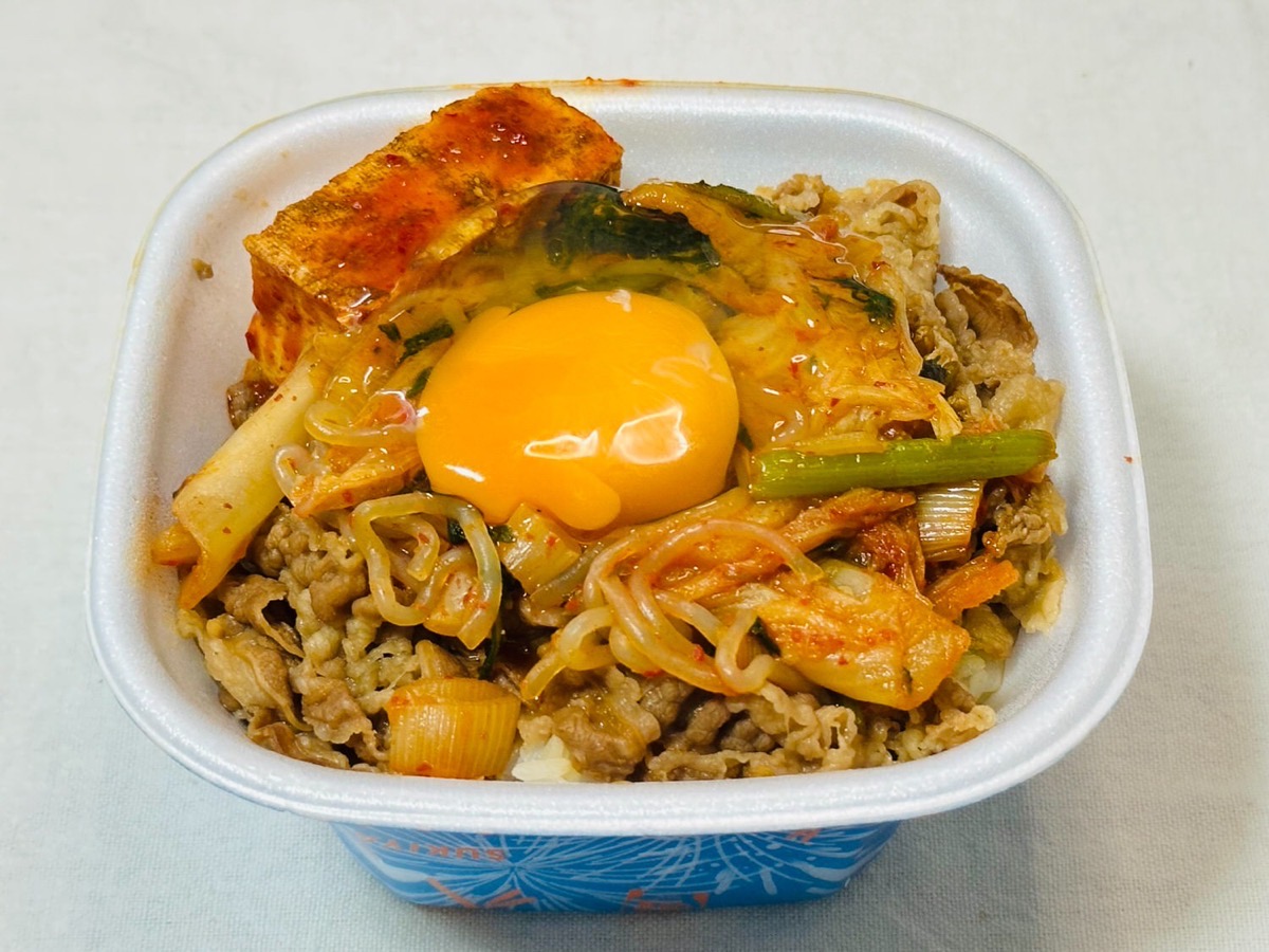 sukiya-umakara-gyusukidon-014.jpg すき家 月見辛旨すきやき牛丼 014.