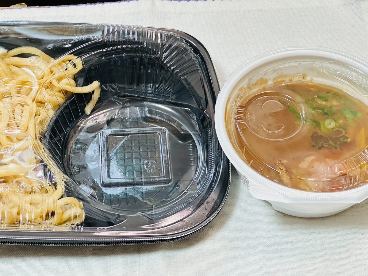 セブンイレブン とみ田監修 濃厚豚骨魚介 熱盛つけ麺 009.